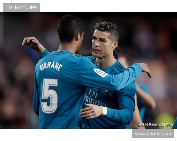 费迪南德社媒告别瓦拉内：你有着很棒的职业生涯，祝贺你