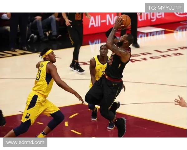 詹皇里夫斯默契爆棚准失误球成神扣